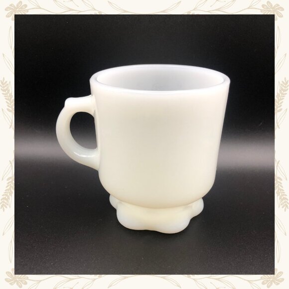 Vintage Anchor Hocking Fire-King Concord Milk Glass Mugs – Set of 6 (1960s) - Picture 4 of 8